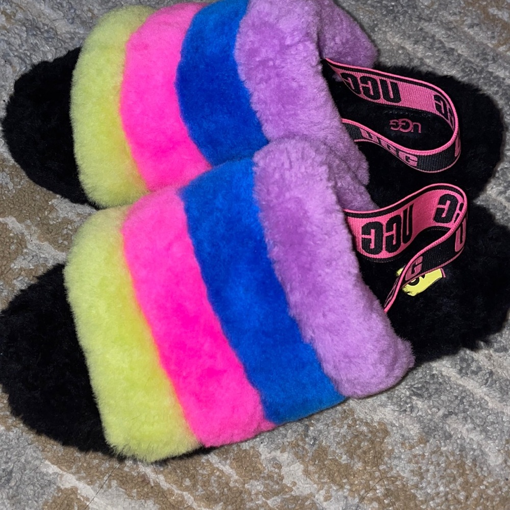 NWOT UGG SLIPPERS size  7